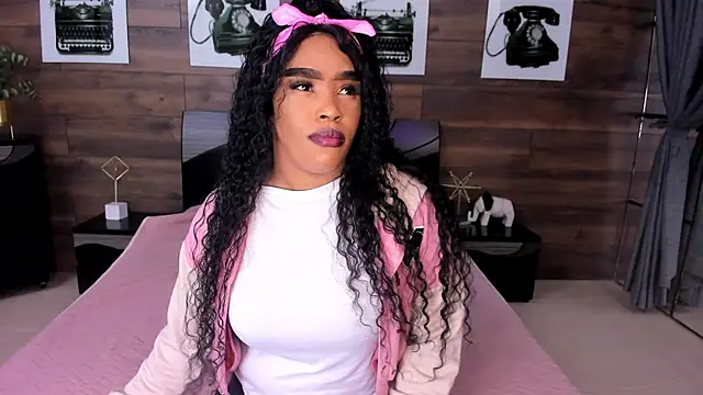 Briana Wells  online show from July 2026 12:33:01 PM