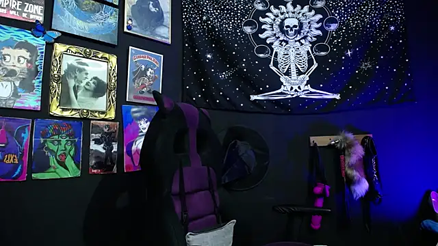 Snapshot of Yourmadame_P chatting on December 2024 12:28:02 AM Yourmadame P online show from December 2024 12:28:02 AM