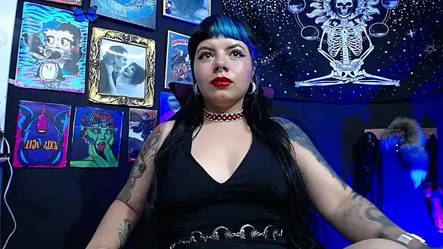 Snapshot of Yourmadame_P chatting on January 2025 01:47:01 AM Yourmadame P online show from January 2025 01:47:01 AM