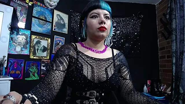 Snapshot of Yourmadame_P chatting on February 2025 05:40:01 PM Yourmadame P online show from February 2025 05:40:01 PM