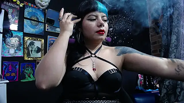 Snapshot of Yourmadame_P chatting on February 2025 06:21:01 PM Yourmadame P online show from February 2025 06:21:01 PM