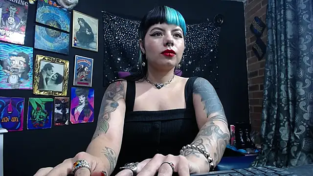 Snapshot of Yourmadame_P chatting on March 2025 08:16:01 PM Yourmadame P online show from March 2025 08:16:01 PM