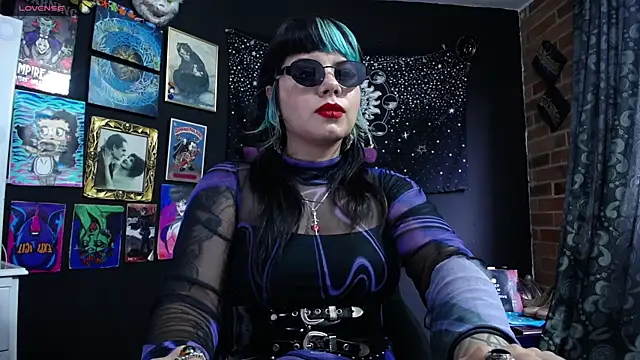 Snapshot of Yourmadame_P chatting on March 2025 07:42:02 PM Yourmadame P online show from March 2025 07:42:02 PM