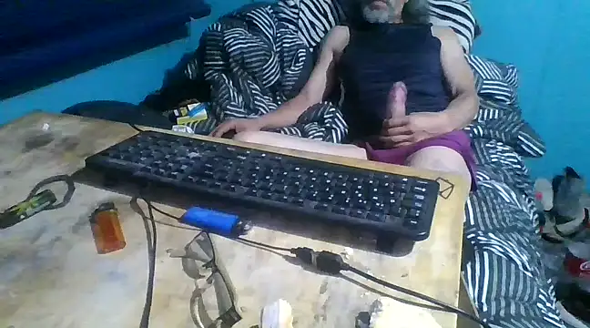 malekon76 online show from January 2025 08:04:01 AM