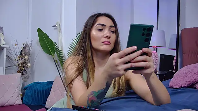 NicolLopeze online show from February 2025 07:07:01 PM