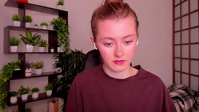 KateCuddle online show from October 2025 02:50:02 AM