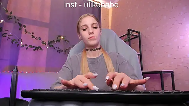 Anna Fink online show from February 2025 05:53:02 AM