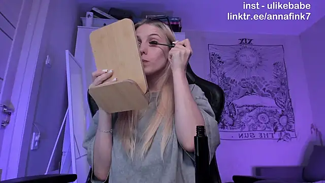 Anna Fink online show from September 2025 07:25:02 PM