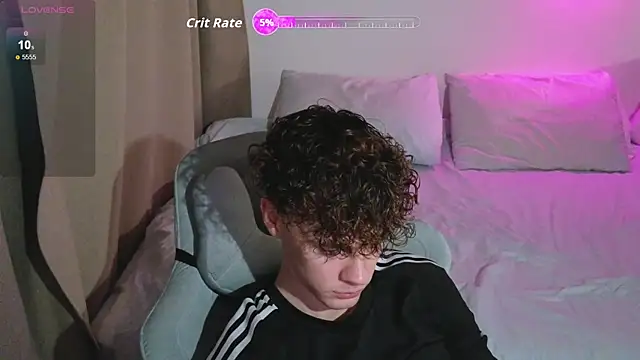 cute thomas online show from April 2026 05:46:01 PM