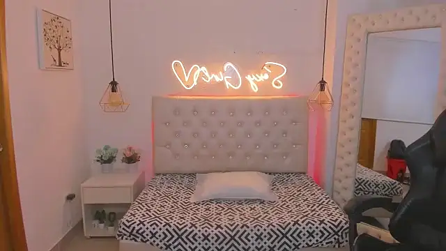 xiomara  cortes online show from January 2025 01:22:01 AM