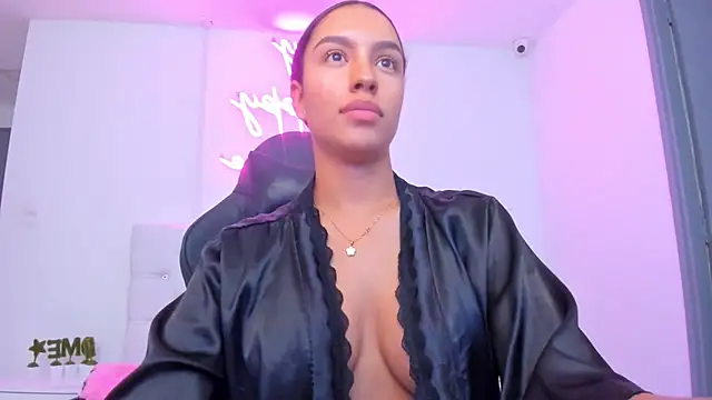 xiomara  cortes online show from November 2025 12:55:01 AM