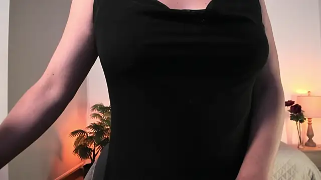 Snapshot of SaharaGarcia__ chatting on January 2025 12:06:02 AM SaharaGarcia online show from January 2025 12:06:02 AM