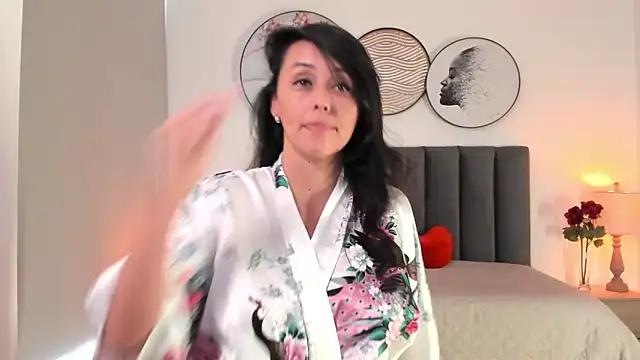 Snapshot of SaharaGarcia__ chatting on February 2025 06:17:02 PM SaharaGarcia online show from February 2025 06:17:02 PM