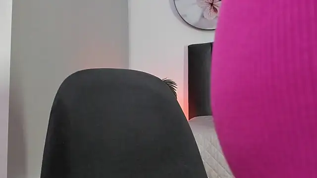 Snapshot of SaharaGarcia__ chatting on February 2025 09:43:02 PM SaharaGarcia online show from February 2025 09:43:02 PM