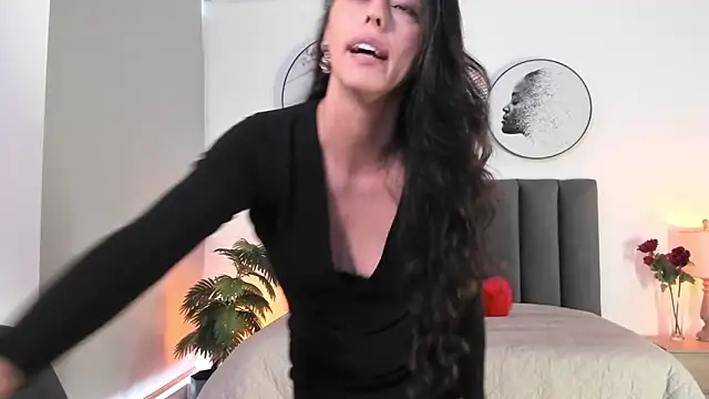 Snapshot of SaharaGarcia__ chatting on February 2025 07:16:02 PM SaharaGarcia online show from February 2025 07:16:02 PM