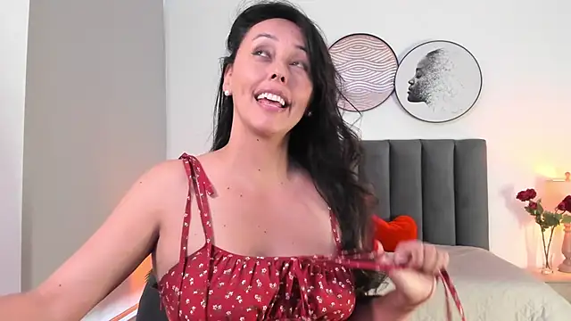 Snapshot of SaharaGarcia__ chatting on February 2025 08:14:02 PM SaharaGarcia online show from February 2025 08:14:02 PM