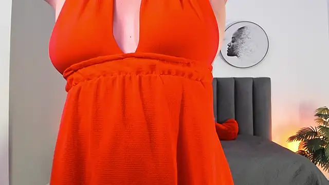 Snapshot of SaharaGarcia__ chatting on March 2025 10:43:01 PM SaharaGarcia online show from March 2025 10:43:01 PM