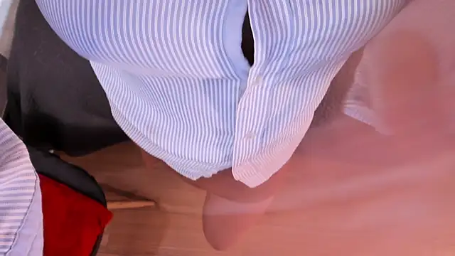 Snapshot of SaharaGarcia__ chatting on October 2025 06:42:01 PM SaharaGarcia online show from October 2025 06:42:01 PM