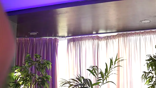 HotSkinnyX online show from September 2025 06:15:02 AM