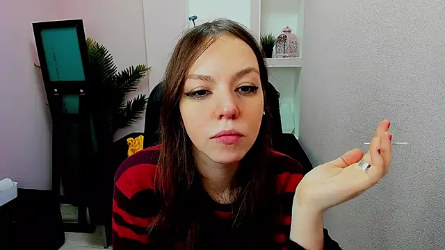 Persephoni online show from February 2025 06:09:01 AM