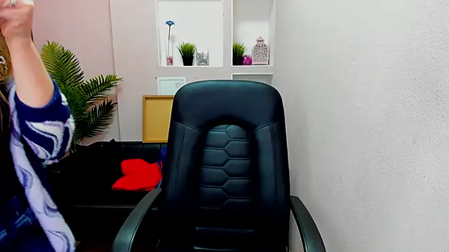 Persephoni online show from September 2025 05:23:01 AM