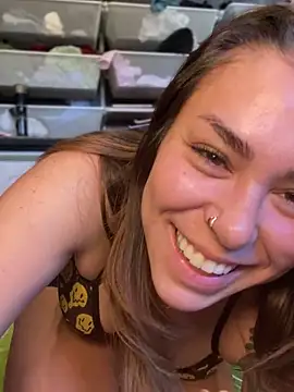 Snapshot of LeaGambit__ chatting on December 2024 09:48:01 PM LeaGambit online show from December 2024 09:48:01 PM