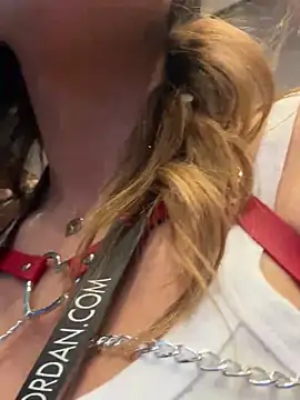 Snapshot of LeaGambit__ chatting on January 2025 12:20:01 AM LeaGambit online show from January 2025 12:20:01 AM