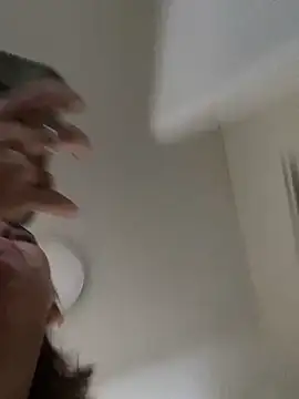 Snapshot of LeaGambit__ chatting on September 2025 04:43:01 PM LeaGambit online show from September 2025 04:43:01 PM