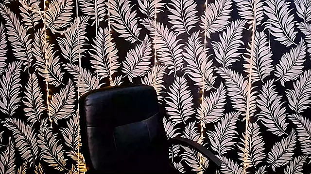 Snapshot of Olivia_playful chatting on October 2025 11:32:02 AM Olivia playful online show from October 2025 11:32:02 AM