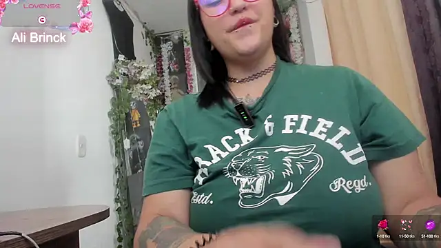 Snapshot of _Ali_Brinck_ chatting on February 2025 09:00:01 PM Ali Brinck online show from February 2025 09:00:01 PM