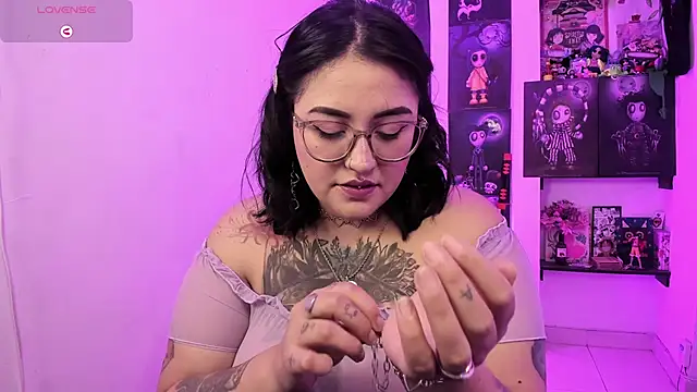 Snapshot of _Ali_Brinck_ chatting on October 2025 01:48:02 AM Ali Brinck online show from October 2025 01:48:02 AM