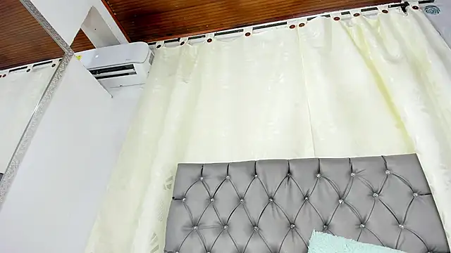 luna evaa online show from March 2025 05:57:01 PM