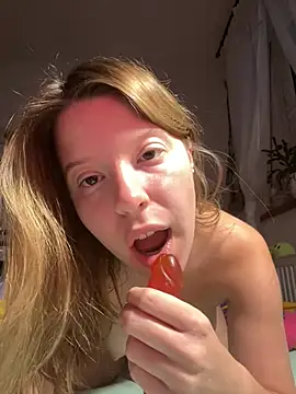 Snapshot of kimczii chatting on March 2025 06:25:02 AM kimczii online show from March 2025 06:25:02 AM