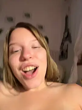 Snapshot of kimczii chatting on March 2025 10:00:02 AM kimczii online show from March 2025 10:00:02 AM