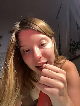 Snapshot of kimczii chatting on March 2025 12:11:01 PM kimczii online show from March 2025 12:11:01 PM