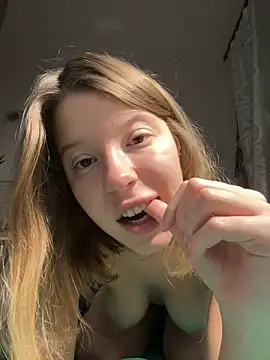 Snapshot of kimczii chatting on November 2025 07:10:01 AM kimczii online show from November 2025 07:10:01 AM