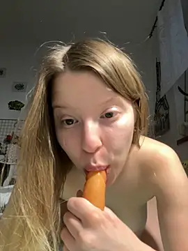 kimczii online show from May 2026 10:44:02 AM