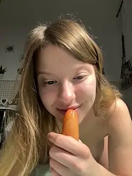 kimczii online show from May 2026 06:44:01 AM