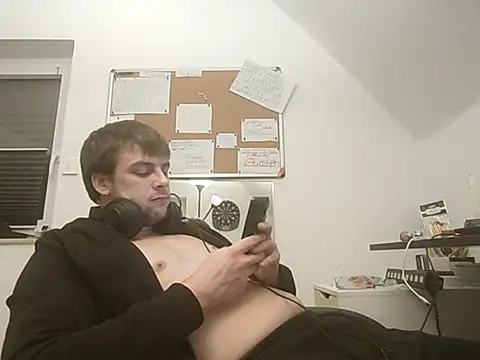 Snapshot of Youngtimer_1997 chatting on January 2025 01:26:01 AM Youngtimer 1997 online show from January 2025 01:26:01 AM