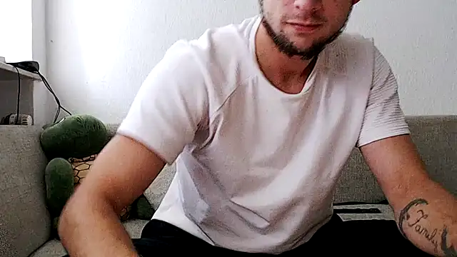 Snapshot of Youngtimer_1997 chatting on September 2025 07:12:02 AM Youngtimer 1997 online show from September 2025 07:12:02 AM