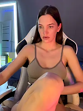 julia fly online show from December 2025 08:34:01 AM