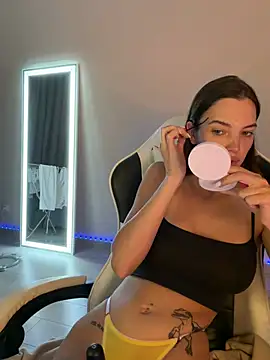 julia fly online show from May 2026 09:26:02 AM