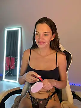 julia fly online show from May 2026 08:33:02 AM