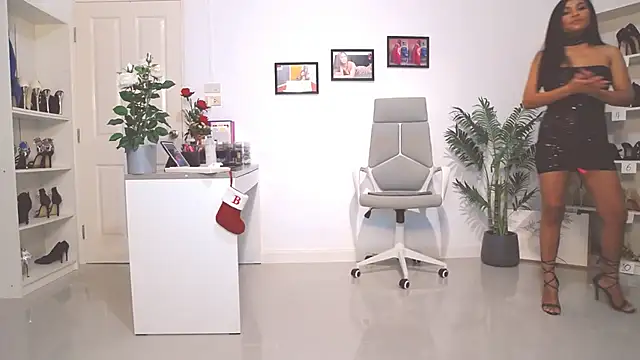 Hotbeebee online show from January 2025 12:51:02 AM