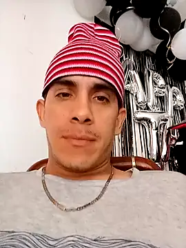 LarryCapija online show from October 2025 08:08:01 PM