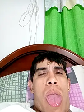 LarryCapija online show from October 2025 04:23:02 AM