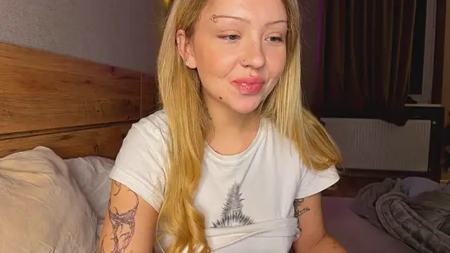 kiki nikki online show from November 2025 04:52:01 PM