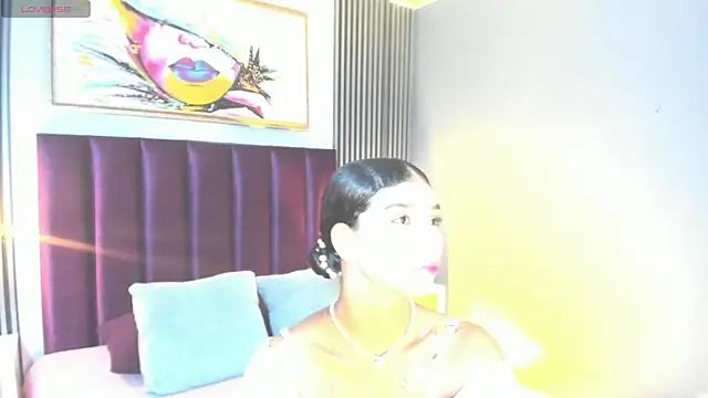 LauraAristizabal online show from April 2026 12:43:01 PM