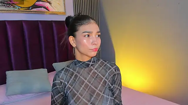 LauraAristizabal online show from May 2026 11:49:01 AM