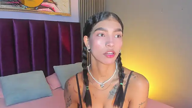 LauraAristizabal online show from May 2026 11:49:02 AM